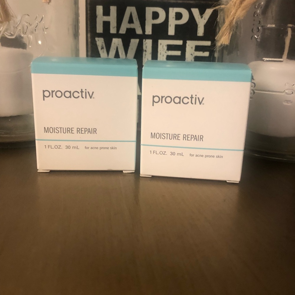 2 Proactiv moisture repair lotion